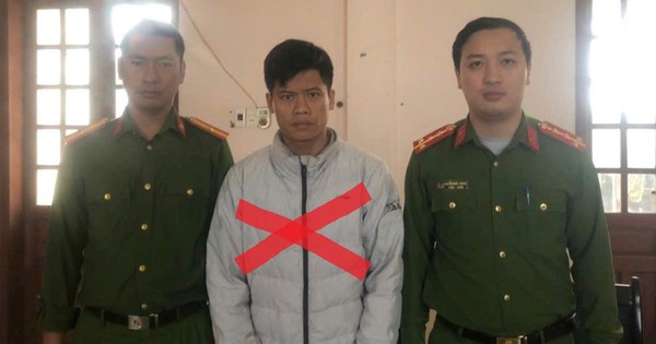 Người đàn ông kéo lê bạn gái trên đường bị khởi tố