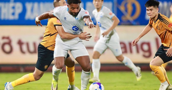 Xuân Son "tịt ngòi", Nam Định vẫn hạ gục Thanh Hóa