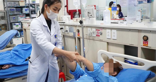 Nam thanh niên co giật sau khi hít bóng cười