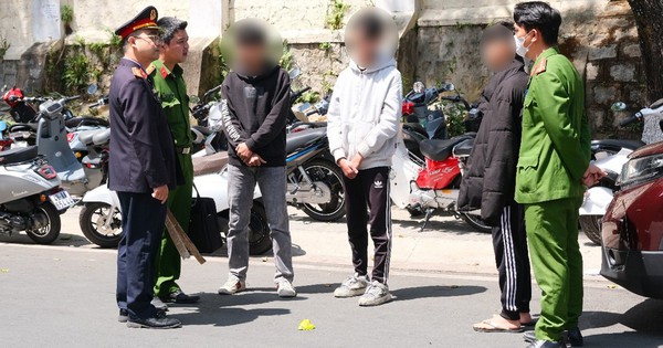 Đà Lạt: Học sinh dùng hung khí truy đuổi nhau trước cổng trường