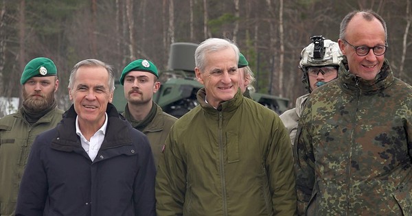 NATO hối thúc Mỹ thay đổi quyết định về dầu mỏ Nga, ông Donald Trump từ chối Ukraine