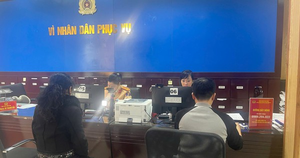 Cảnh báo tình trạng "cò" dịch vụ cấp, đổi giấy phép lái xe