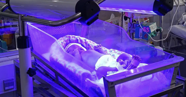 Cứu bé sơ sinh 30 giờ tuổi mang nhóm máu hiếm ở TPHCM