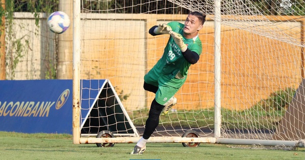 Cầu thủ Việt kiều: cú hích hay áp lực cho bóng đá Việt Nam?