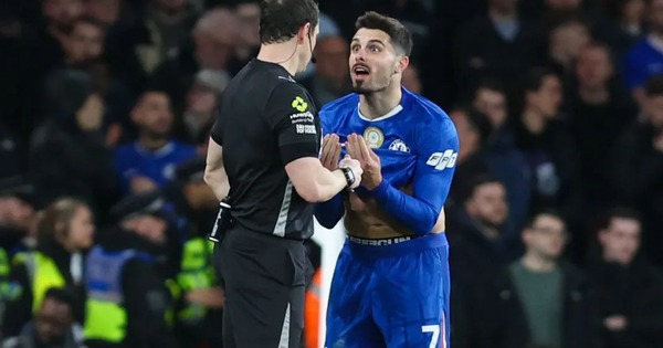 Chưa kịp nguôi scandal, trụ cột Chelsea lại nhận thêm cú sốc