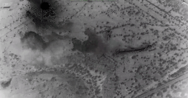 VIDEO: Mỹ công bố "đòn tấn công chính xác quy mô lớn" nhằm vào đảo Kharg của Iran