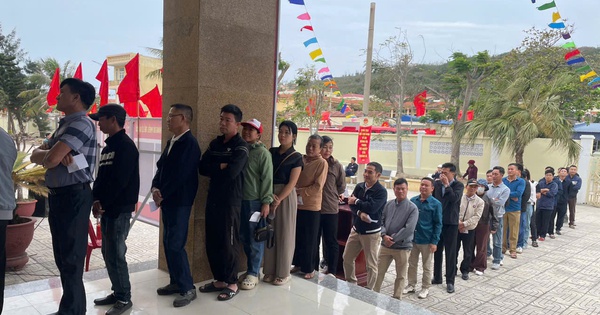 Cử tri đặc khu Bạch Long Vĩ đi bầu cử sớm