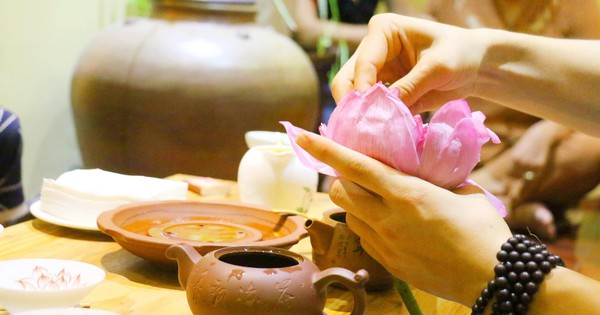 Một ấm trà, trọn kiếp người