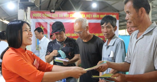 Cử tri Cần Thơ, Vĩnh Long, An Giang và Tây Ninh phấn khởi đi bỏ phiếu