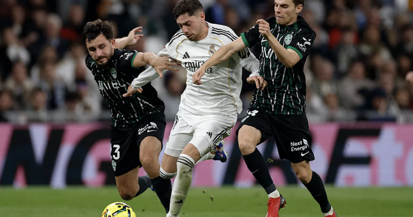 Arda Guler lập siêu phẩm ở Bernabeu, Real Madrid đại thắng Elche