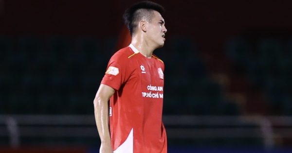 HLV Huỳnh Đức lý giải việc không thể đưa Tiến Linh lên ghế dự bị