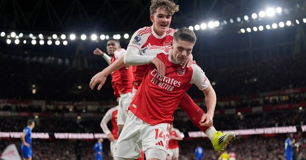 HLV Arteta có linh cảm đặc biệt về thần đồng 16 tuổi