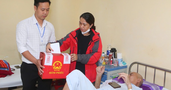 Huế: An ninh đảm bảo, 10 xã - phường đạt 100% cử tri đi bỏ phiếu