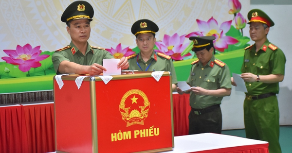 Hơn 2,8 triệu cử tri tỉnh Thanh Hóa đã đi bỏ phiếu