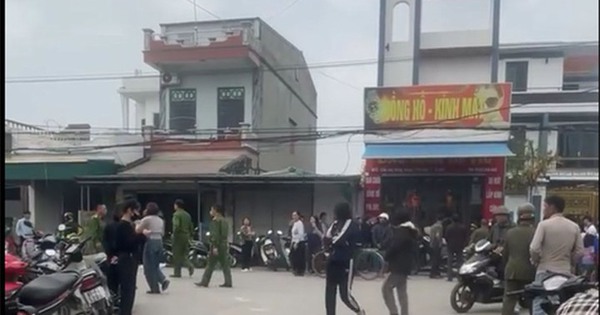 Chồng nổ súng giết vợ, dùng dao đâm tử vong 1 người đàn ông rồi tự sát?