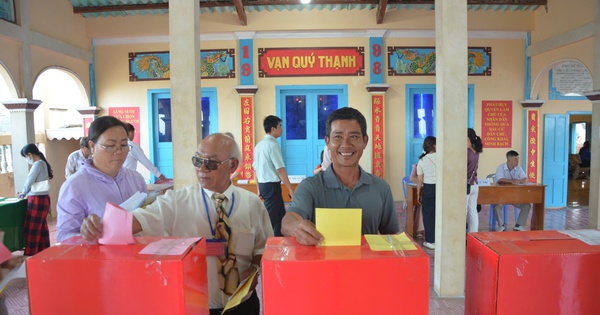 Không khí bầu cử tại đảo xa Phú Quý