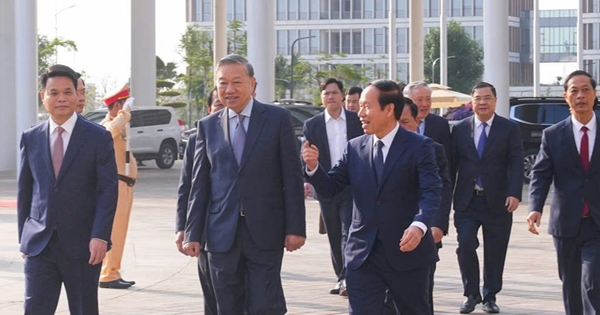 Tổng Bí thư: Xây dựng Hải Phòng thành trung tâm công nghiệp công nghệ cao và kinh tế biển hiện đại