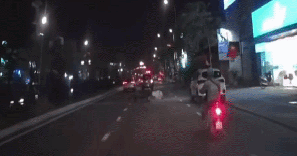 CLIP: Xe ô tô 7 chỗ gây tai nạn rồi ngang nhiên rời khỏi hiện trường