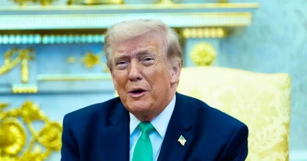 Ông Donald Trump cảnh báo Iran, "nhắn nhủ" Israel