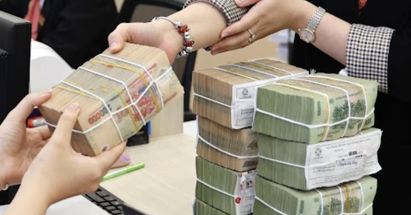 Lãi suất gửi tiết kiệm tiếp tục tăng, có nơi lên tới 9%/năm