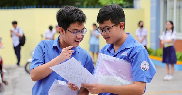 Gần 43.000 thí sinh tăng thêm, kỳ thi lớp 10 TPHCM căng chưa từng có