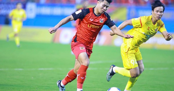 Tiền đạo tuyển Việt Nam lập công giúp Ninh Bình vào bán kết Cúp Quốc gia