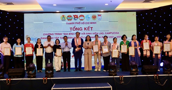 Gắn kết nghĩa tình từ chương trình "Gia đình Việt với sinh viên Lào, Campuchia"