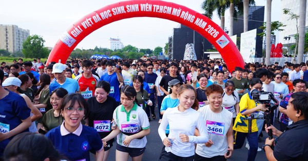 Hơn 1 tỉ đồng học bổng trao tặng sinh viên tại ngày hội sức trẻ