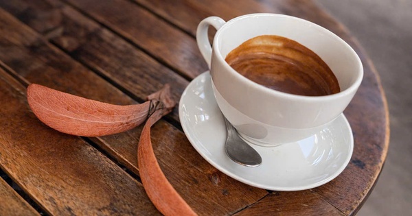 Ly đen không đá kéo tôi về với những thói quen