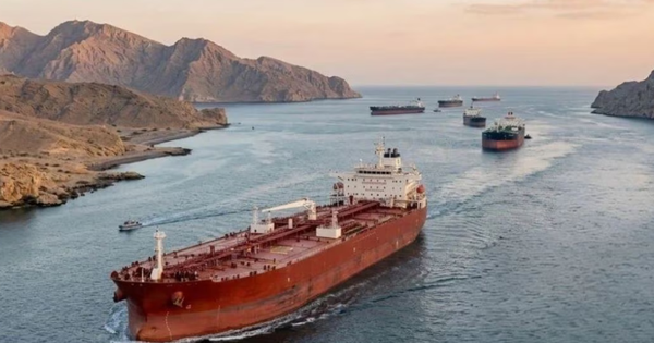 Iran mở đường qua "yết hầu" Hormuz cho tàu thuyền Nhật Bản, thu phí “lối đi an toàn”?