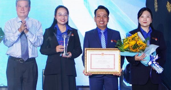 Đoàn Thanh niên Báo Người Lao Động được trao giải thưởng Hồ Hảo Hớn