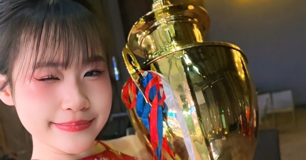 Đàm Thủy Tiên giành cúp vàng tại Liên hoan Nghệ thuật quốc tế châu Á - Thái Bình Dương