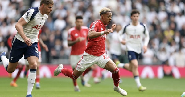 Tottenham thảm bại trận cầu 6 điểm, trượt dài cuộc đua trụ hạng