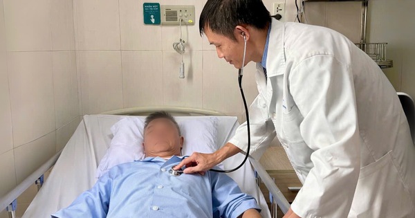 Người đàn ông ở Cần Thơ suýt mất mạng vì thói quen uống 10 ly cà phê mỗi ngày