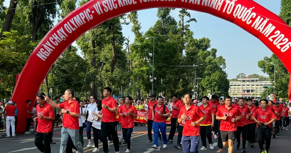 Sôi động Ngày chạy Olympic "Vì sức khỏe toàn dân - Vì an ninh Tổ quốc" tại TP HCM