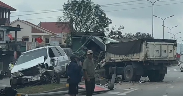 Ba xe ô tô tông liên hoàn, tài xế xe tải tử vong trong cabin
