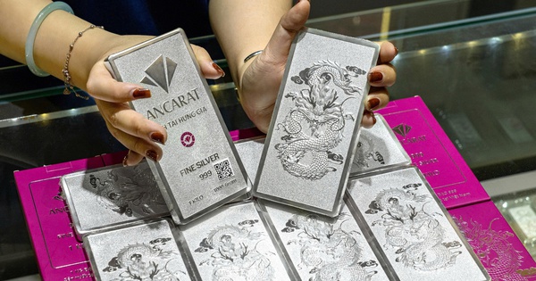 Giá bạc hôm nay 23-3: Giảm về mức thấp nhất trong năm