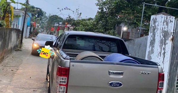 Thông tin mới vụ clip tài xế đậu xe bán tải chiếm hết phần đường bị nhắc nhở còn tranh cãi