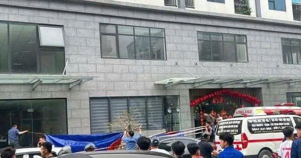 Người phụ nữ rơi từ tầng 22 chung cư xuống đất tử vong