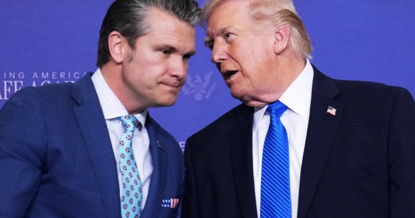 Ông Donald Trump tiết lộ "người đầu tiên lên tiếng" về chiến sự Iran