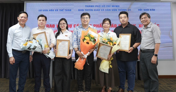 Khen thưởng 70 tác phẩm báo chí xuất sắc viết về TPHCM