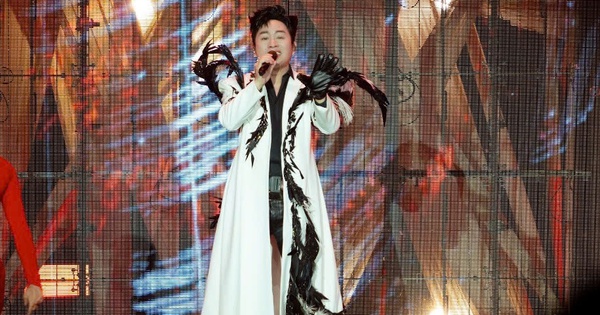 KHÔNG CÒN "THÍCH GÌ NÓI NẤY" TRÊN MẠNG (*): Càng nổi tiếng, càng phải chuẩn