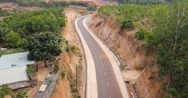 Thêm vụ hạ cốt nền khiến nhà dân cheo leo ở Đồng Nai: Ban Quản lý dự án Phú Riềng giải trình ra sao?