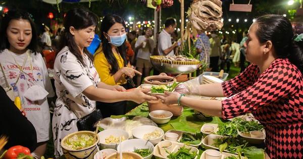Kinh tế đêm TPHCM không chỉ là chợ đêm hay quán nhậu