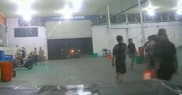 CLIP: Kinh hoàng cảnh rượt đuổi, hành hung dã man thương lái mua sầu riêng