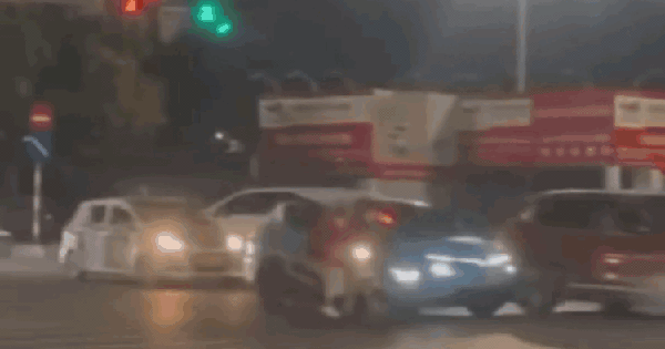 Tạm giữ hình sự tài xế Lexus tông 6 xe ở Hà Nội