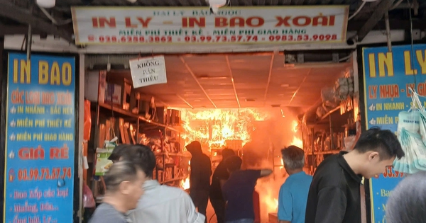 TPHCM: Cháy lớn cơ sở buôn bán đồ nhựa