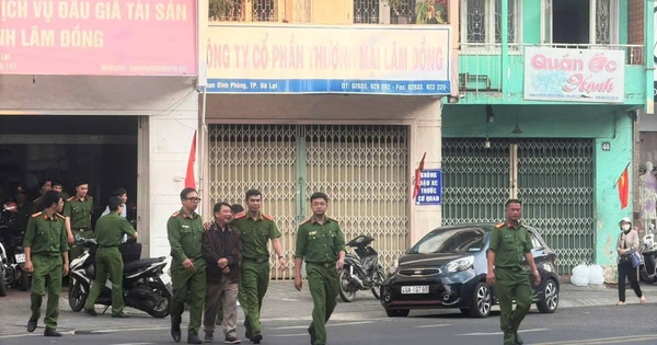 Khám xét nhà riêng Giám đốc Trung tâm Dịch vụ Đấu giá tỉnh Lâm Đồng