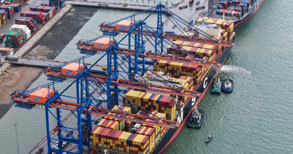 HIỆN THỰC HÓA KHÁT VỌNG PHÁT TRIỂN ĐẤT NƯỚC (*): Cụ thể hóa 