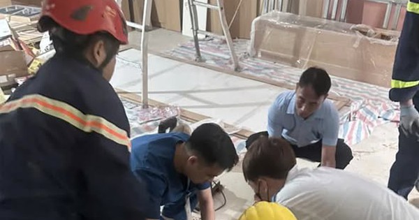 Mắc kẹt trong thang máy, người đàn ông tử vong